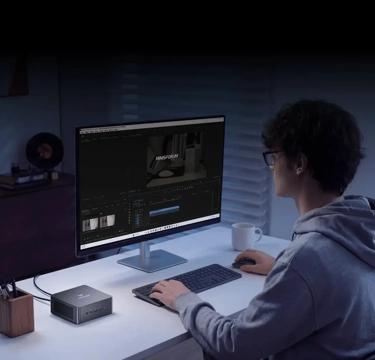 MINISFORUM UM890 Pro Mini-PC